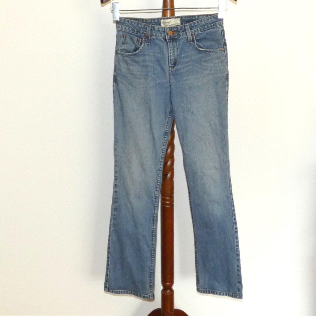 Levis Signature Mid Rise Bootcut Stretch Denim Jeans